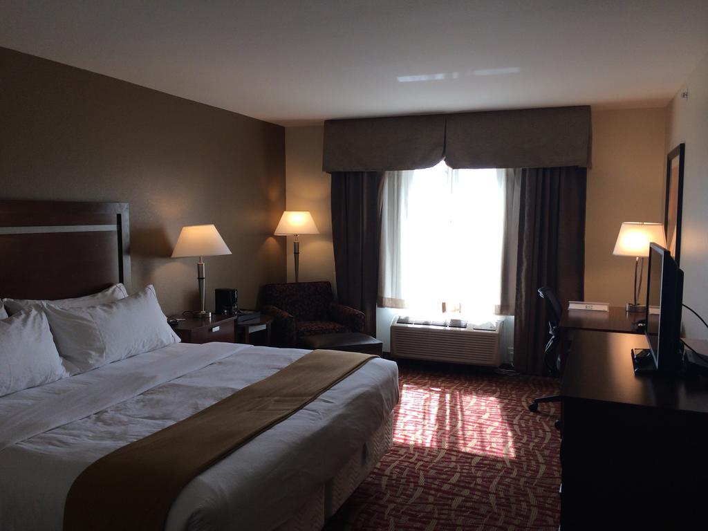 Holiday Inn Express & Suites Glendive By Ihg Номер фото