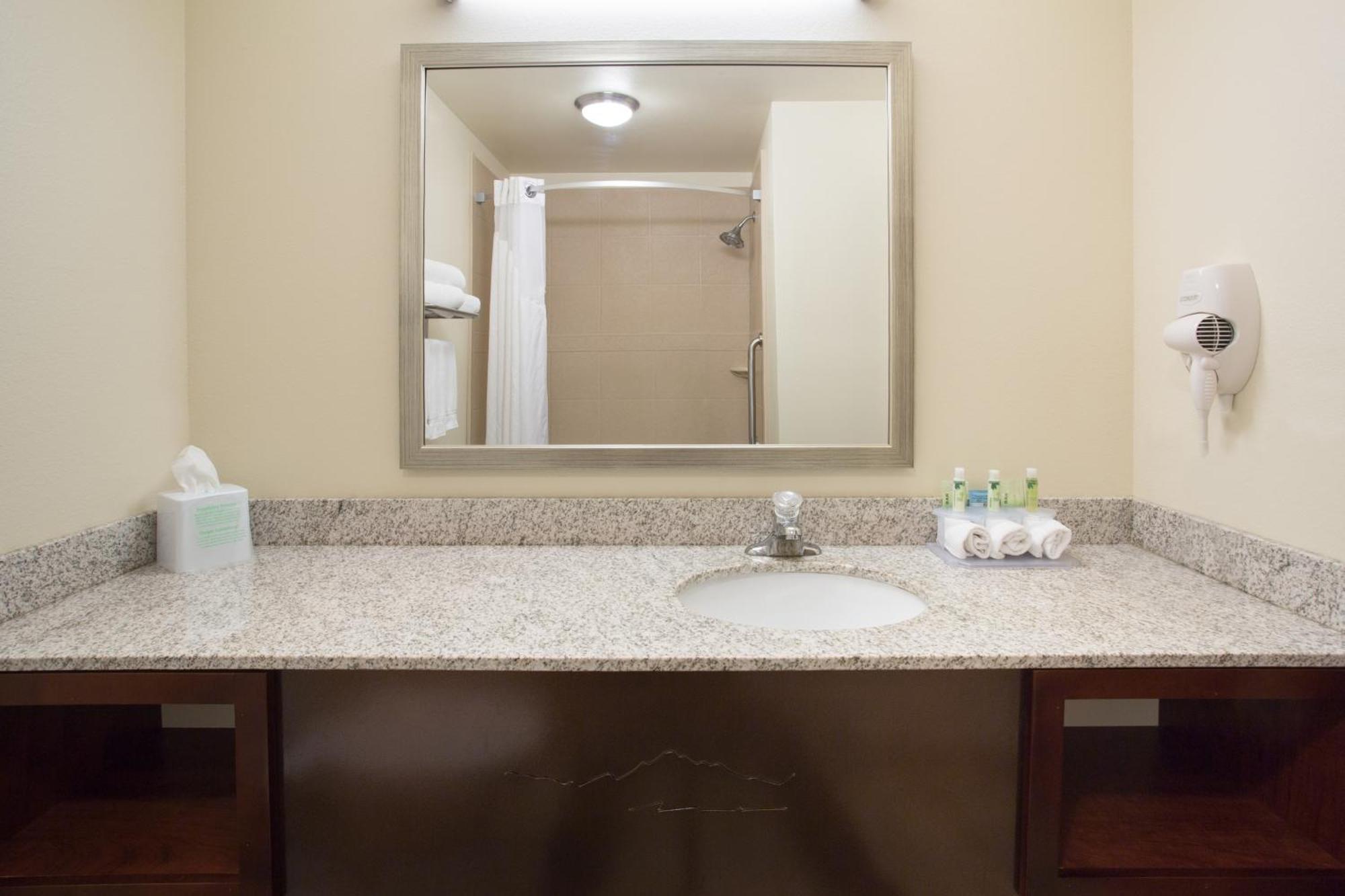 Holiday Inn Express & Suites Glendive By Ihg Экстерьер фото